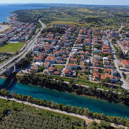 The House Next To The Canal ! דירה *