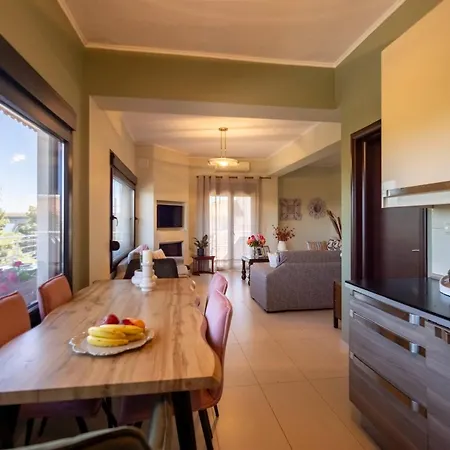 The House Next To The Canal ! ניאה מודאניה